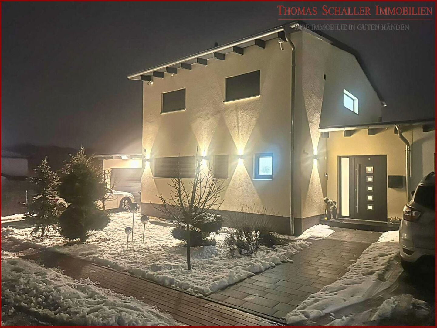 Modernes, hochwertig ausgestattetes Wohnhaus mit Einliegerwohnung und Panoramablick über Burglengf.