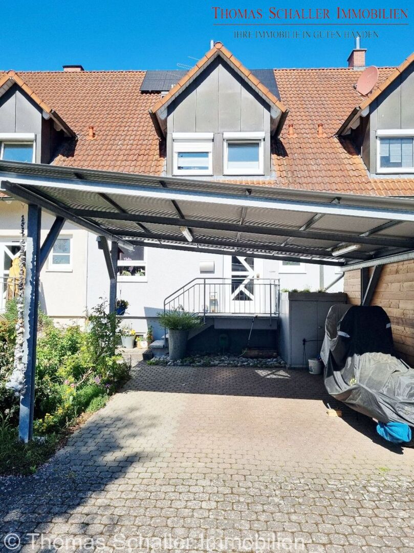 Hochwertiges Reihenmittelhaus mit Doppel-Carport, exkl. EBK und Kamin in ruhiger Lage bei Roßtal