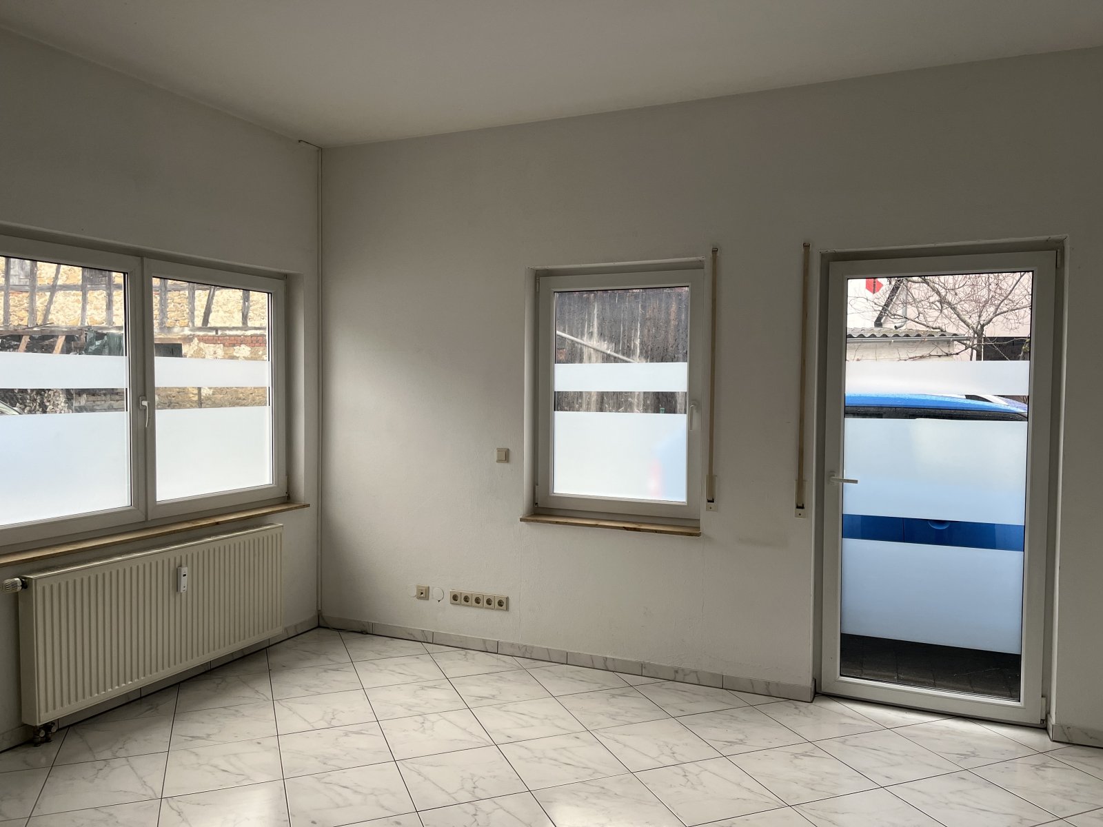 Aidlingen: Helle, ebenerdige Gewerbeeinheit im Herzen d. Stadt