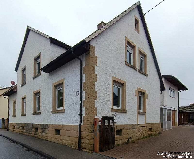 Großzügige Doppelhaushälfte/Einzelhauscharakter