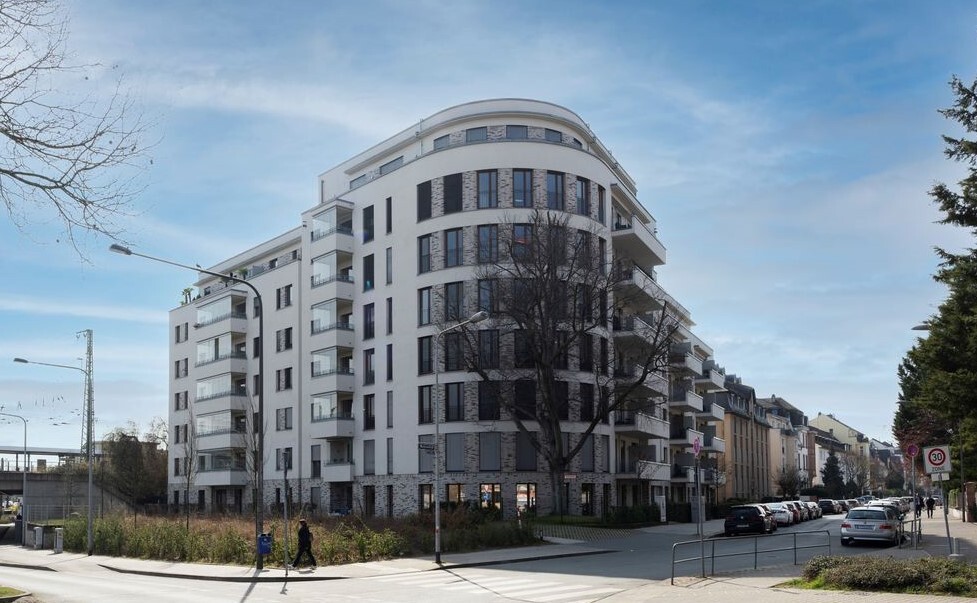 BEGEHRT: TIEFGARAGENPLÄTZE Frankfurt-Sachsenhausen Waidmannstraße