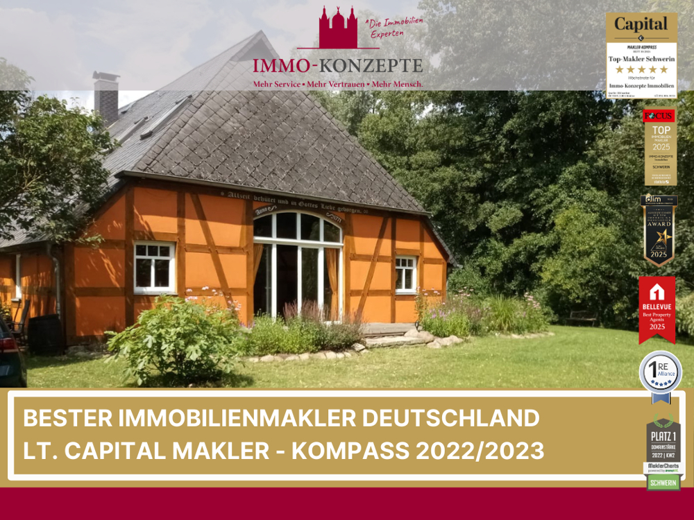 Modernes Landhaus im Grünen, mit großem Grundstück, Nebengebäude und Streuobstwiese