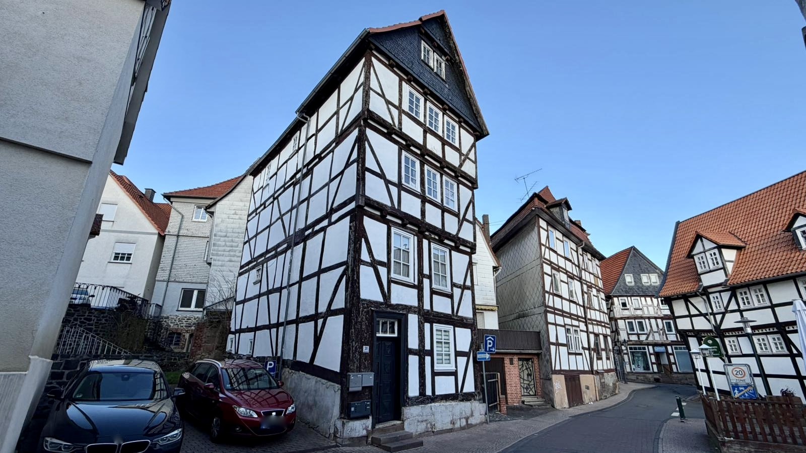 Attraktives Mehrfamilienhaus mit solider Rendite in Homberg (Efze) - KEINE KÄUFERPROVISION !