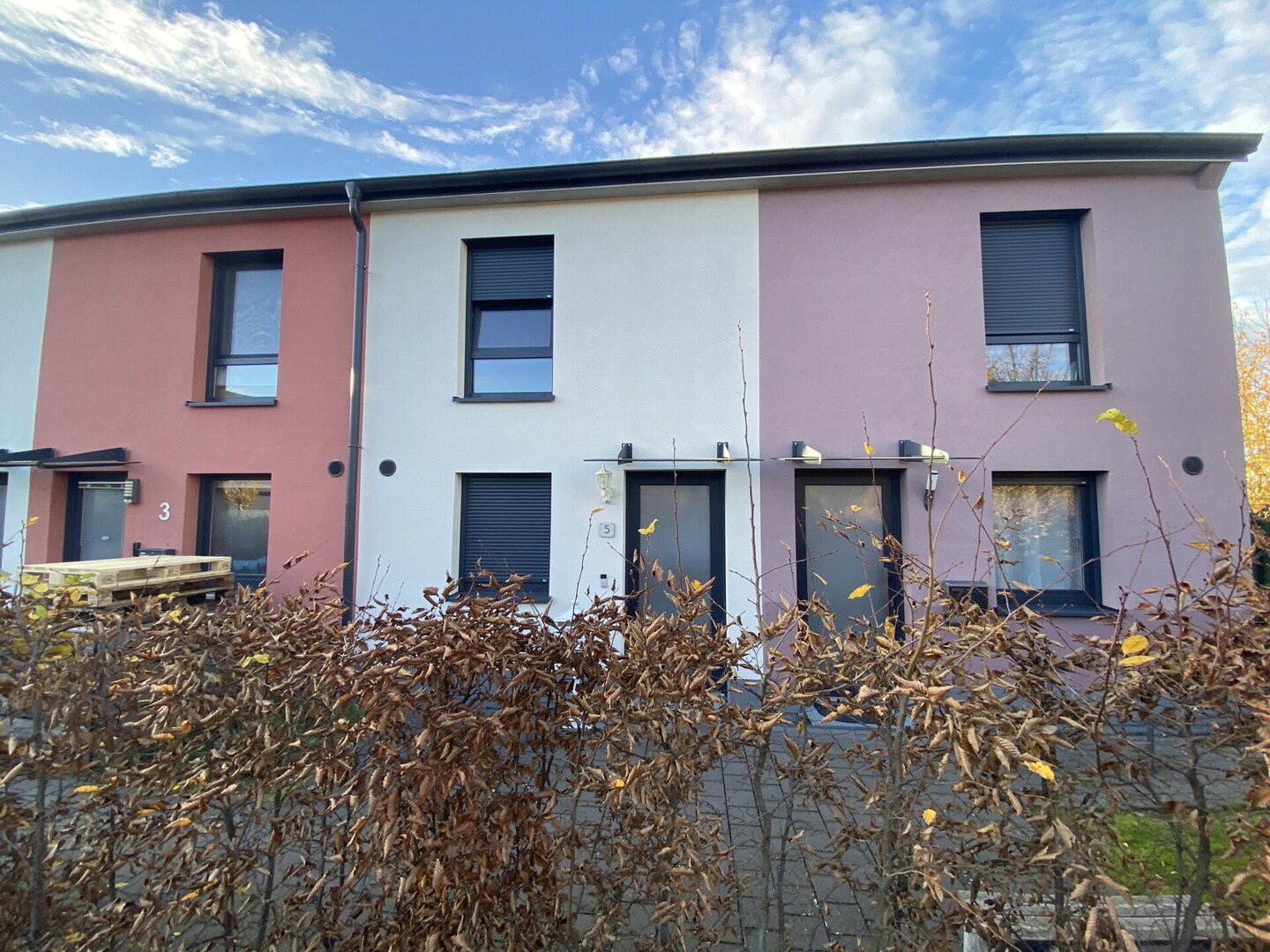 Paare und kleine Familien aufgepasst. Attraktives Reihenmittelhaus in KS-Forstfeld!