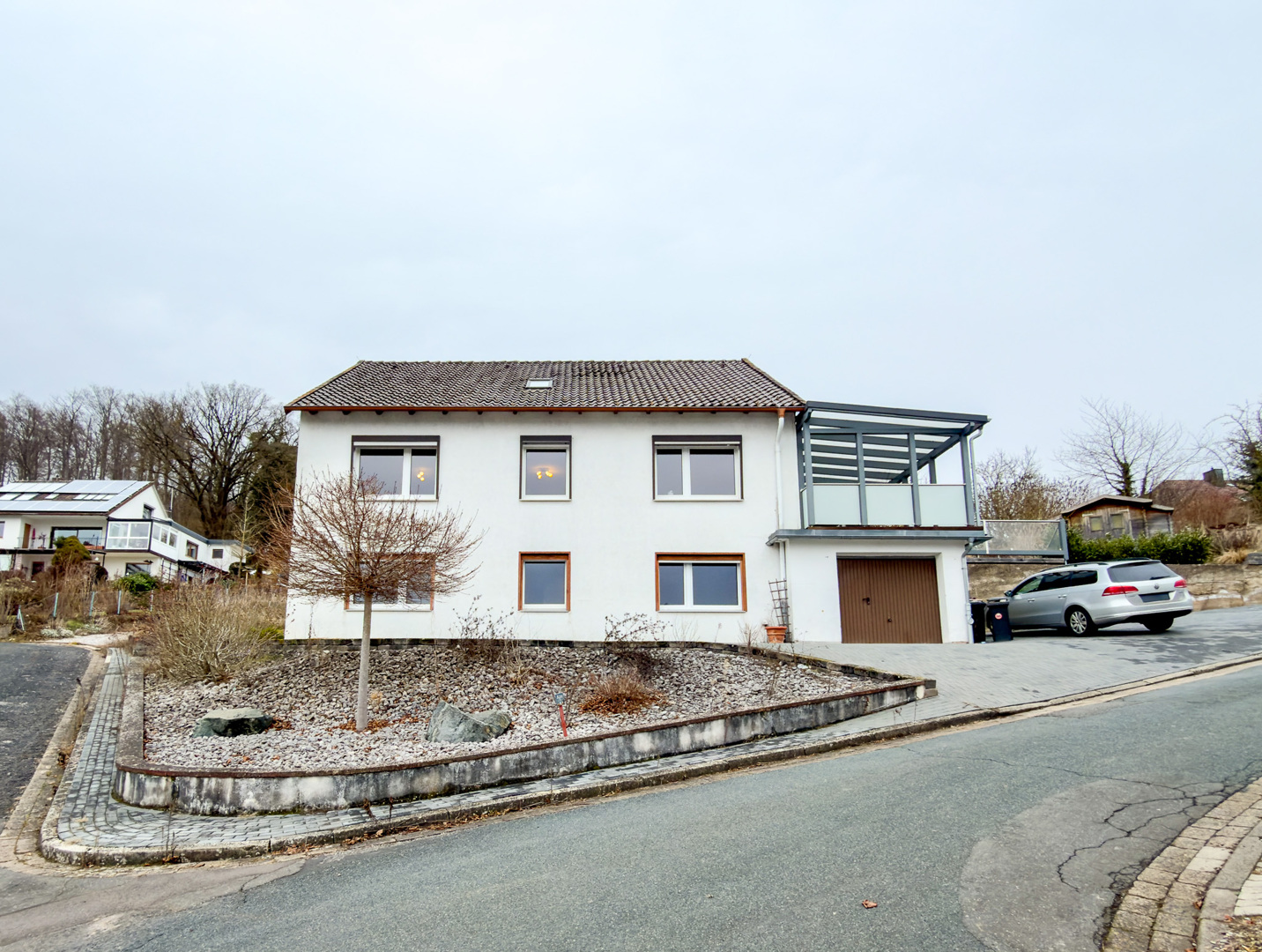 Großzügiges Familienhaus mit Einliegerwohnung, Garten und viel Platz in Einbeck-Kreiensen