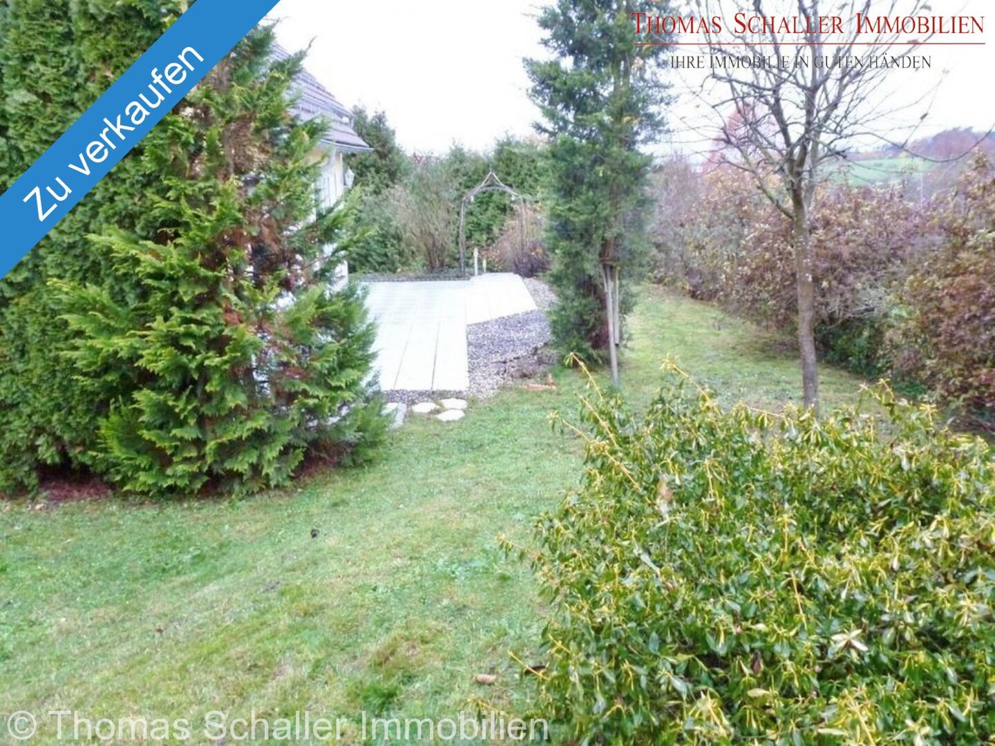 Schönes freistehendes EFH mit großen Garten und Einliegerwohnung oder Büro