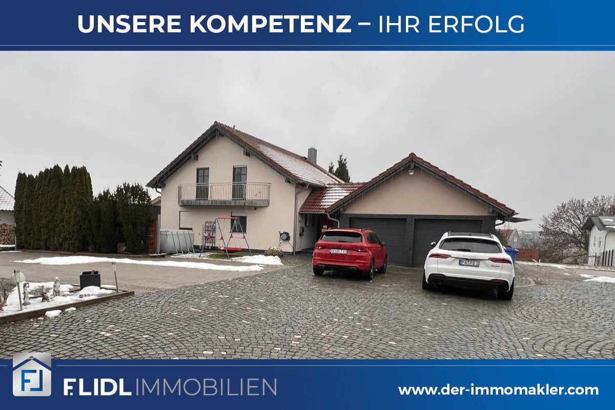 Gepflegtes 1 Fam. Haus m. Baugrundstück u. Halle