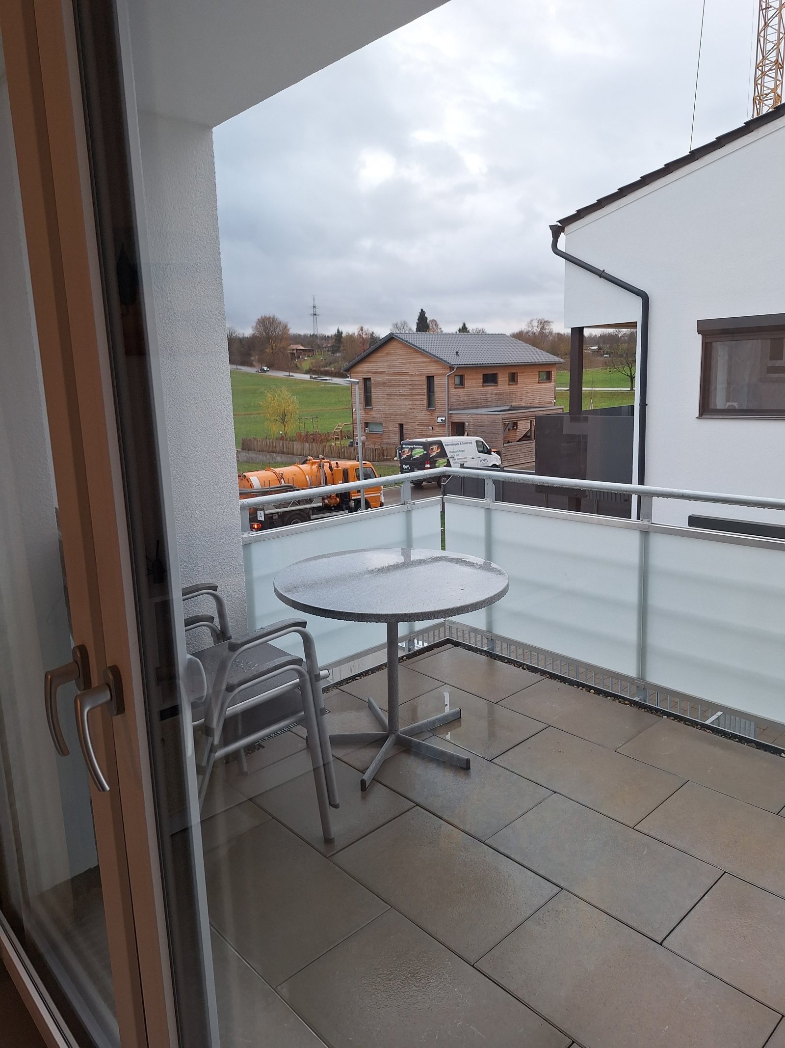 Hildrizhausen: Neue 2 Zi.-Whg. mit offener Küche