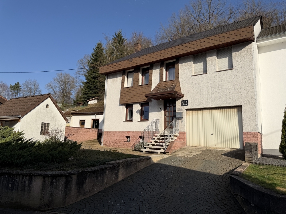 Völklingen-Lauterbach: Attraktives Einfamilienhaus, ca. 155 m² Wfl., Wärmepumpe, Garage und Sauna