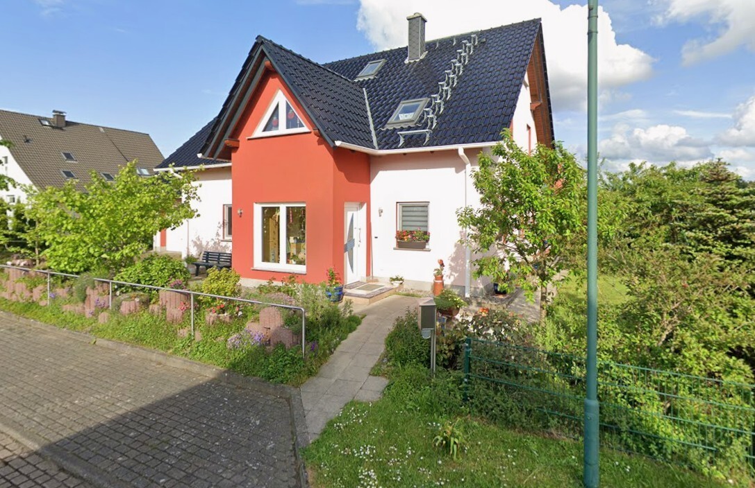 Wohnen nahe der Ostsee: Charmantes, komfortables Einfamilienhaus mit Ostseeblick, Dachterrasse, Garten & Ausbaureserve  - strukturiertes Angebotsverfahren