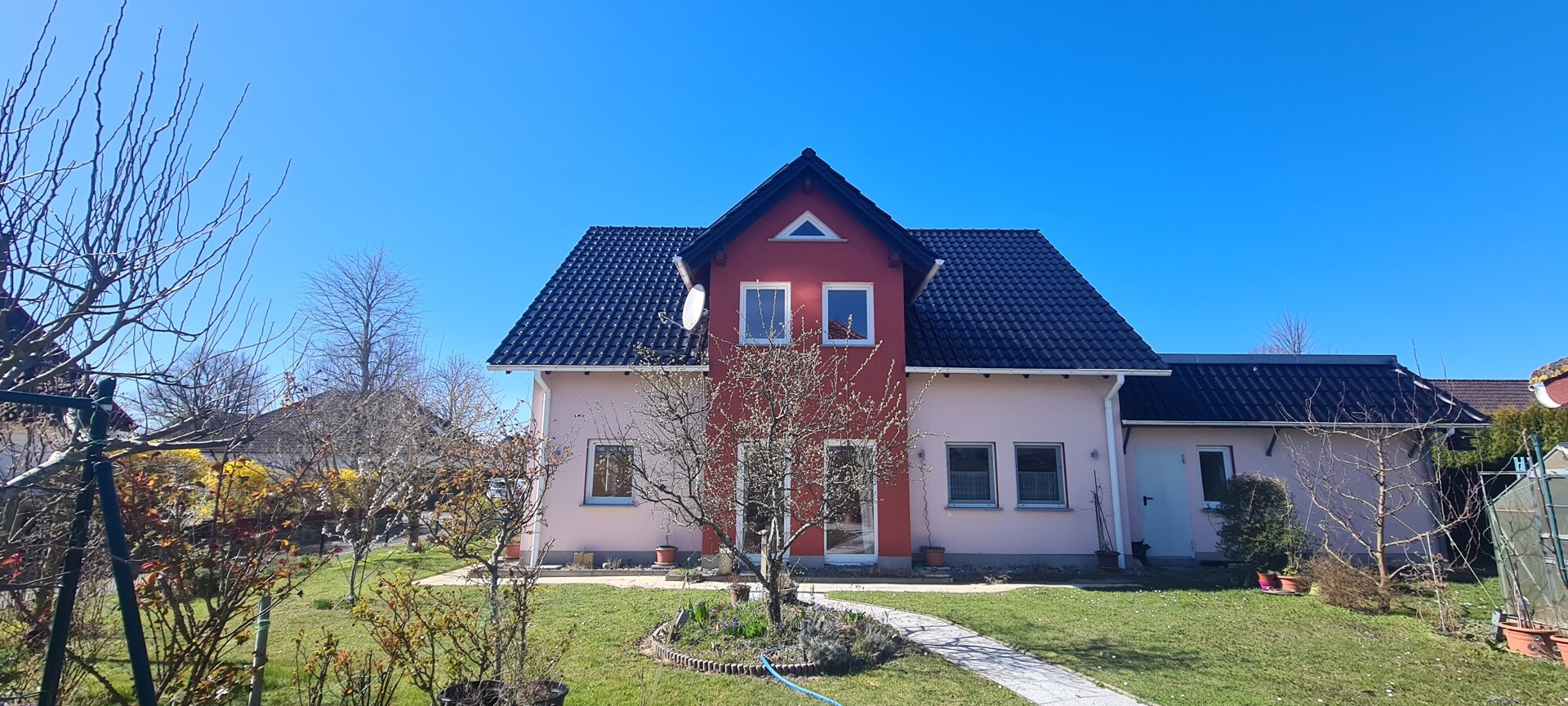 Ostseeweite & Familienglück: Ihr lichtdurchflutetes Zuhause nahe der Ostsee und des Leuchtturms von Bastorf