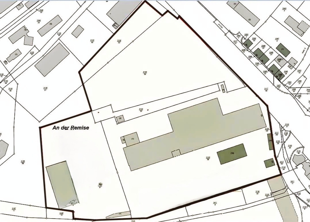 Gewerbegrundstück (ca. 61.414 m², kpl. erschlossen) mit Gewerbehallen, Lager, Büros und Gleisanschluss
