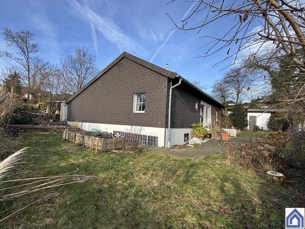 RESERVIERT! Die Oase in der Stadt-Modernisiertes Bungalow- Für Gartenfans