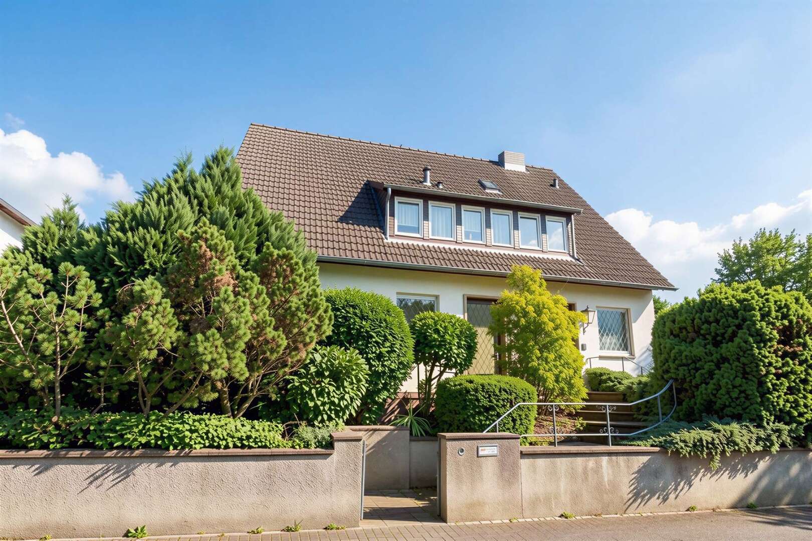 WRS Immobilien - käuferprovisionsfrei - Wiesbaden-Bierstadt - Villa in ruhiger bevorzugter Wohnlage