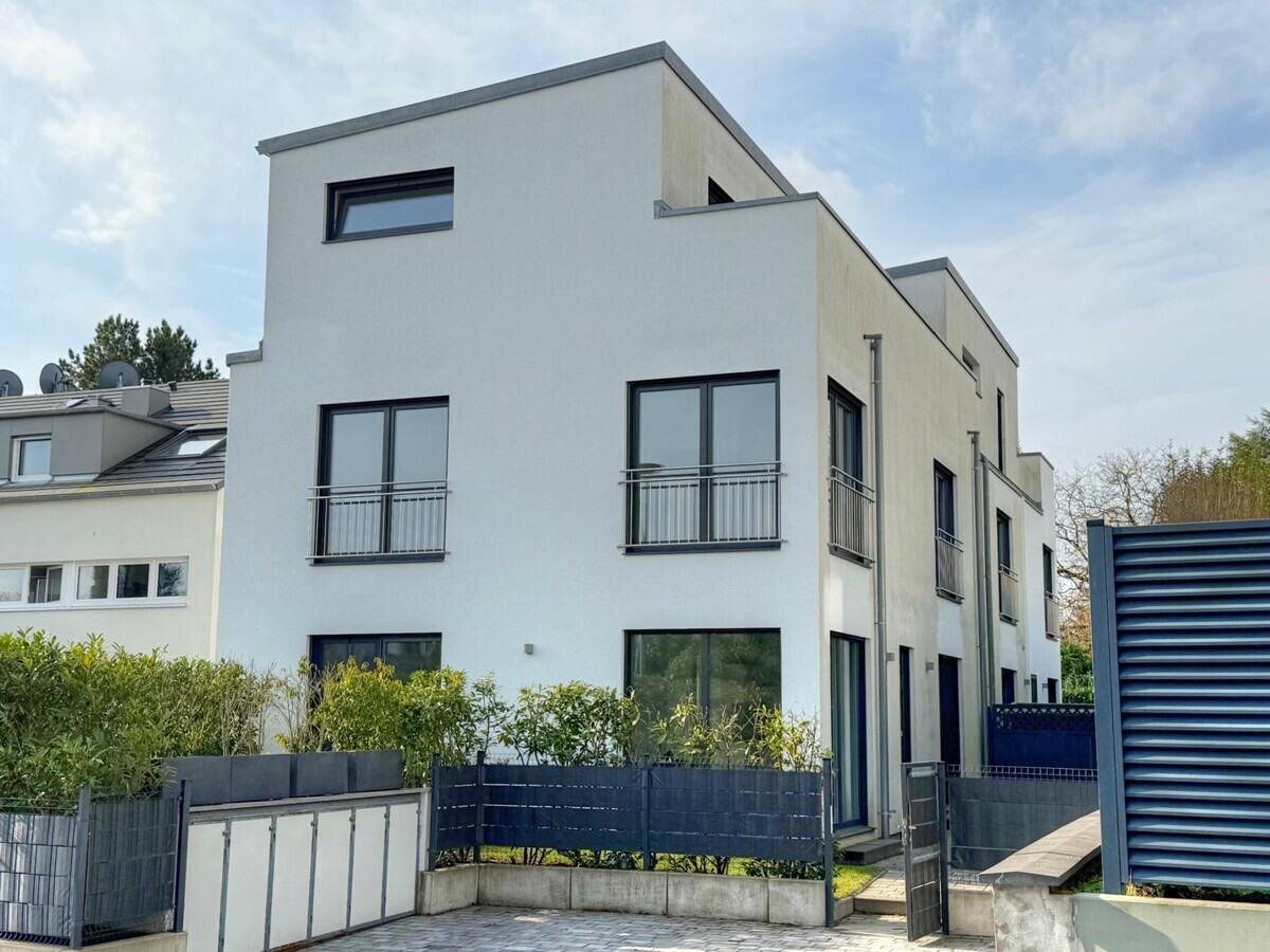 Exklusive Doppelhaushälfte im Grünen