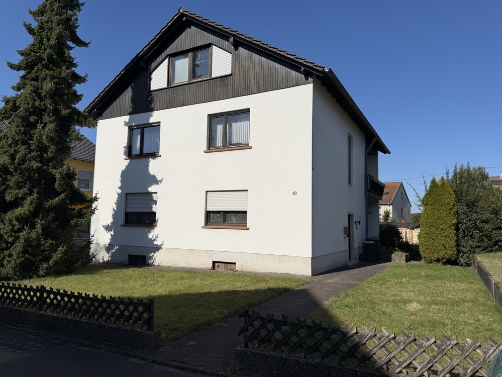 Völklingen-Heidstock: Zweifamilienhaus, ca. 228 m²,  mit Ausbaumöglichkeit im DG + Garten und Garage