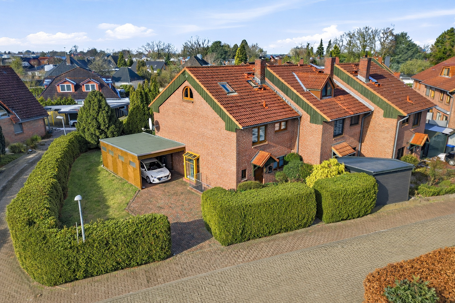 Vier Ebenen und 193 m² Wohn-/Nutzfläche - Raumwunder für Familien!