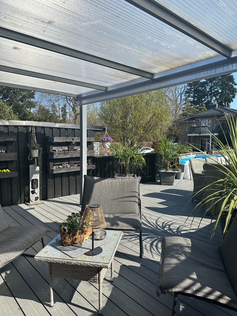 Komfortables Wohnen auf hohem Niveau auf ca. 140m² Wohnfläche, 5 Zimmern mit Garten, Garage und Pool