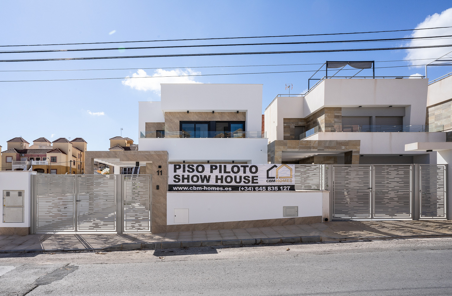Moderne Villa mit privatem Garten, Keller und optionalem Pool in begehrter Lage von Orihuela Costa