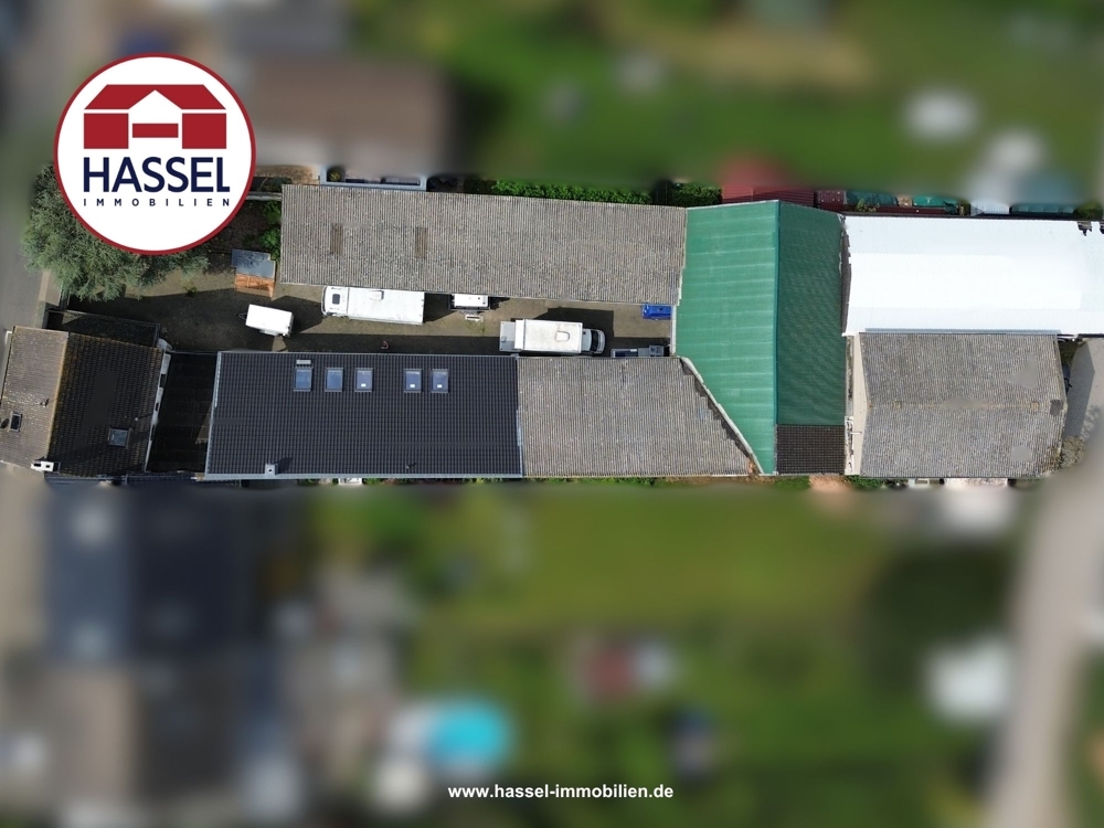 Perfekt für Handwerk und Gewerbe: Hallen, Freiflächen und Wohnhaus. Ihr neuer Wirkungskreis !