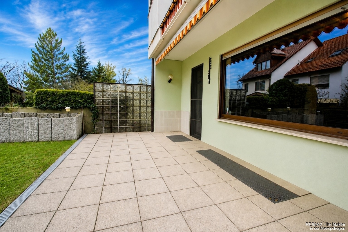 Familienglück im Reiheneckhaus – großzügig wohnen mit Garten und zwei Garagen