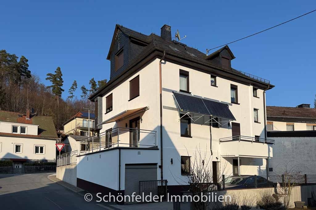 Diese helle frisch sanierte Wohnung freut sich auf Sie !