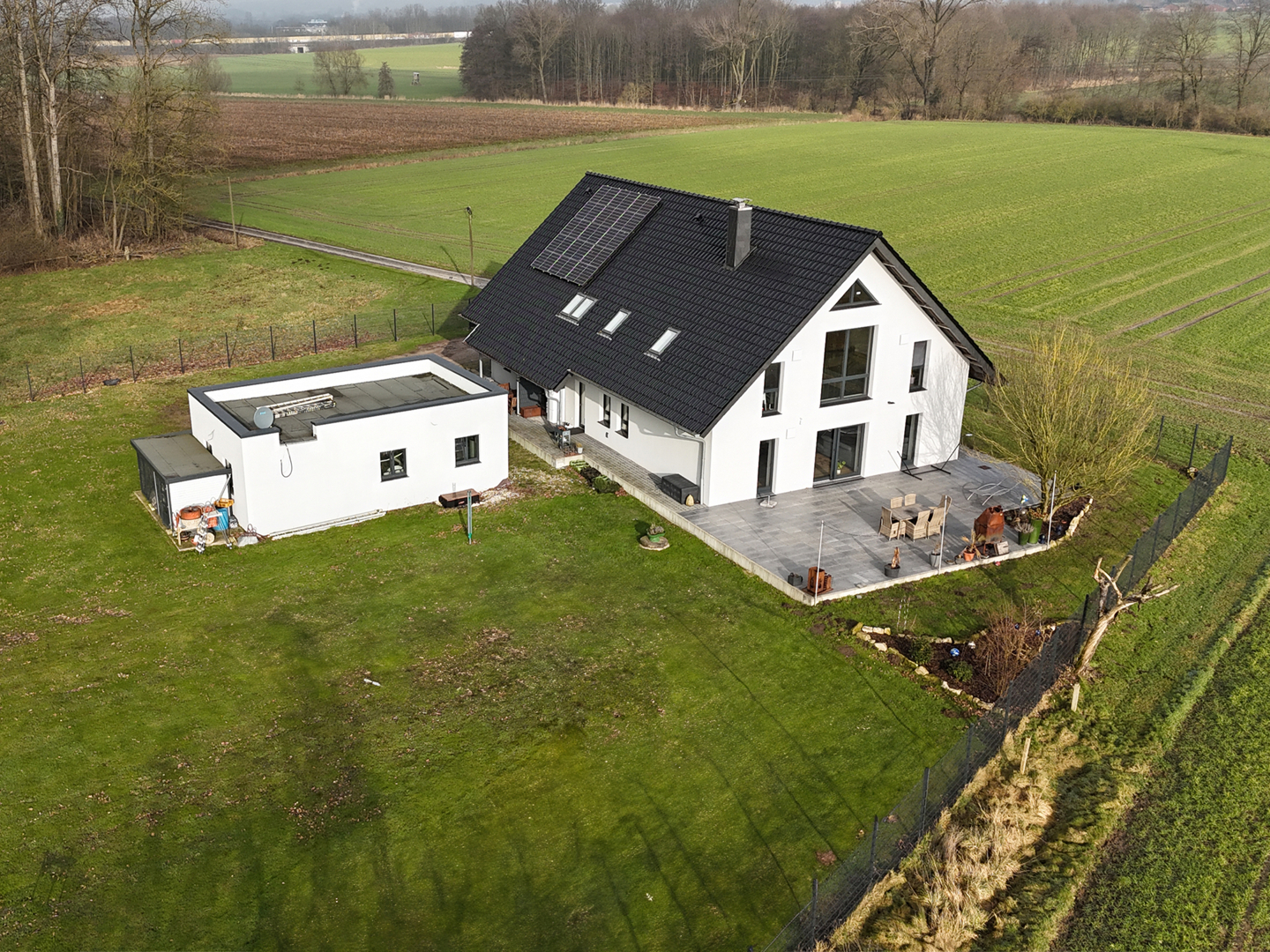 Kernsaniertes Einfamilienhaus in Melle mit Einliegerwohnung - ruhig gelegen und viel Privatsphäre