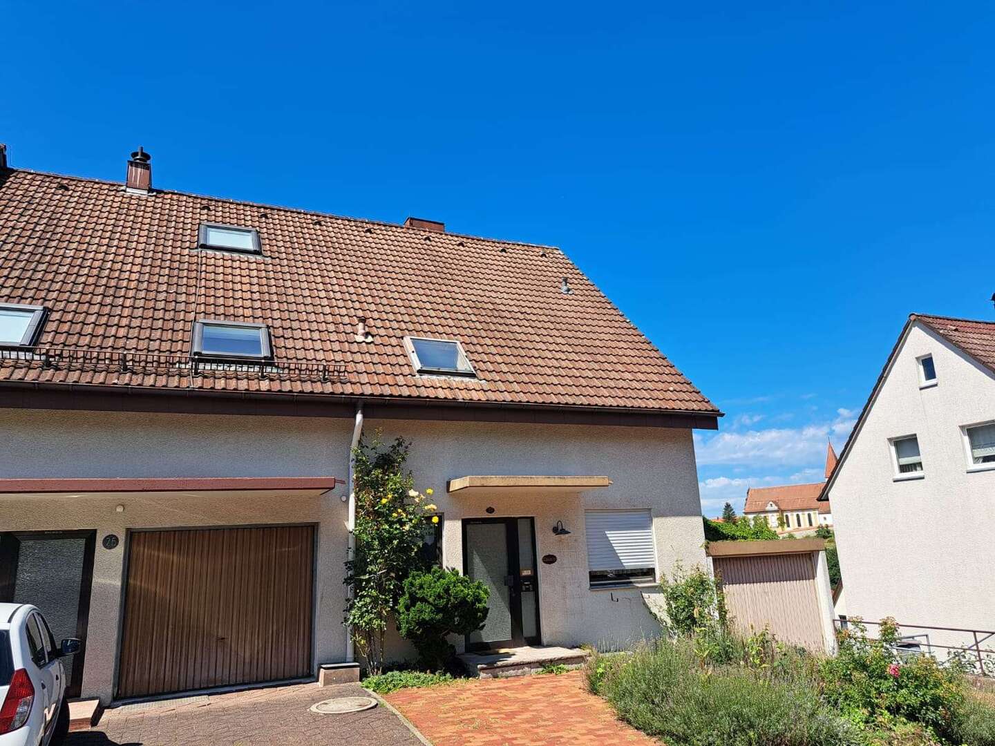 Familienfreundliches Reihenendhaus mit kleinem Garten - viel Platz & Potenzial in AA-Unterkochen