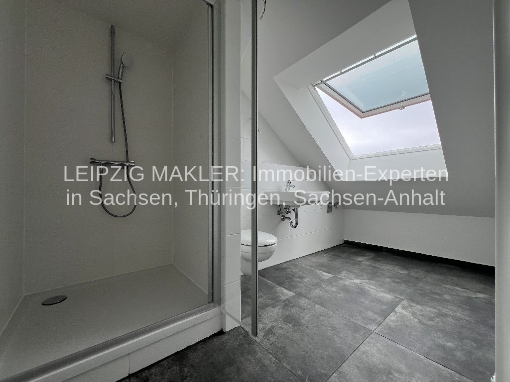 Frisch sanierte 3-Zimmer-Wohnung im Dachgeschoss - KEIN LIFT, KEIN BALKON