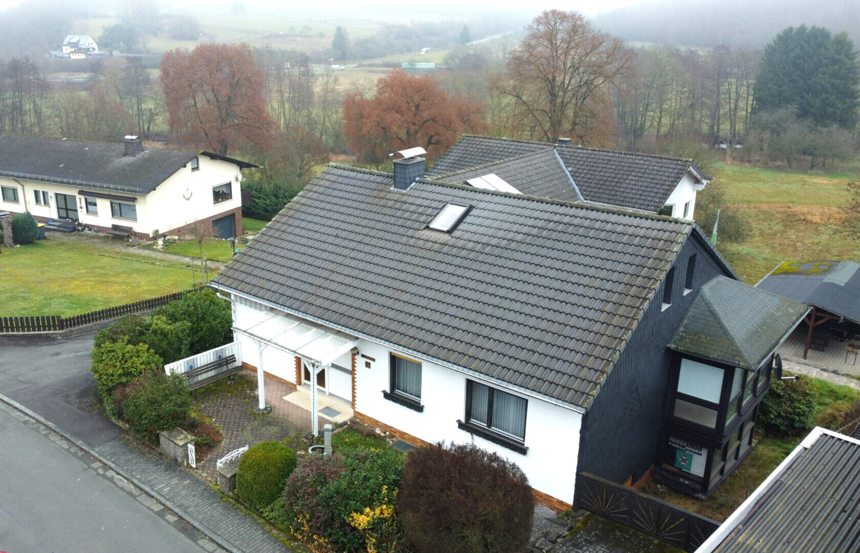 Ihr Eigenheim! 8-Zimmer-Haus mit Kamin, Wintergarten, Balkon und Terrasse