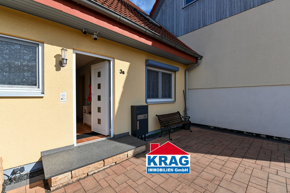 ++ KRAG Immobilien ++ Zuhause plus Homeoffice: 4 Räume, moderne Küche, Bad, Gäste-WC, Keller