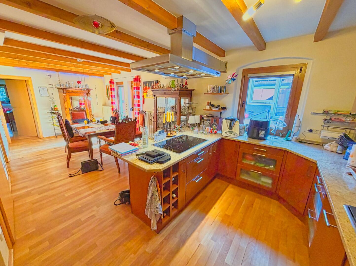 Besondere Wohnimmobilie über 2 Etagen mit Garten & Dachterrasse und 2 flexiblen EG-Zusatzeinheiten