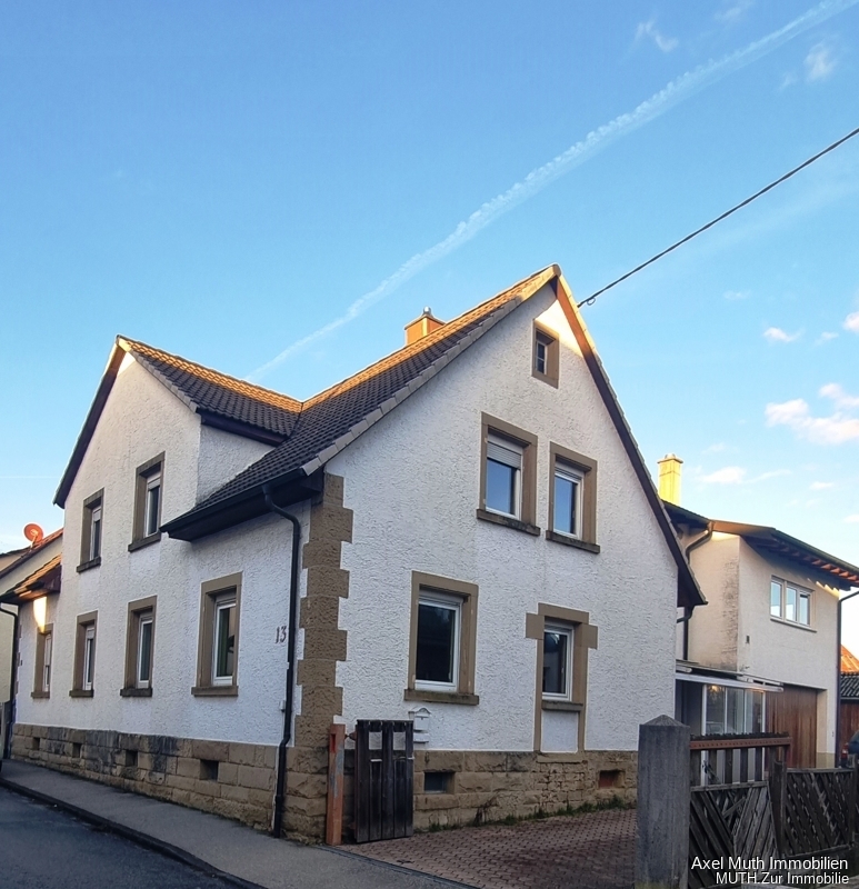 Top Preis!
Attraktives Kaufangebot - Doppelhaushälfte mit großzügigem Raumangebot!