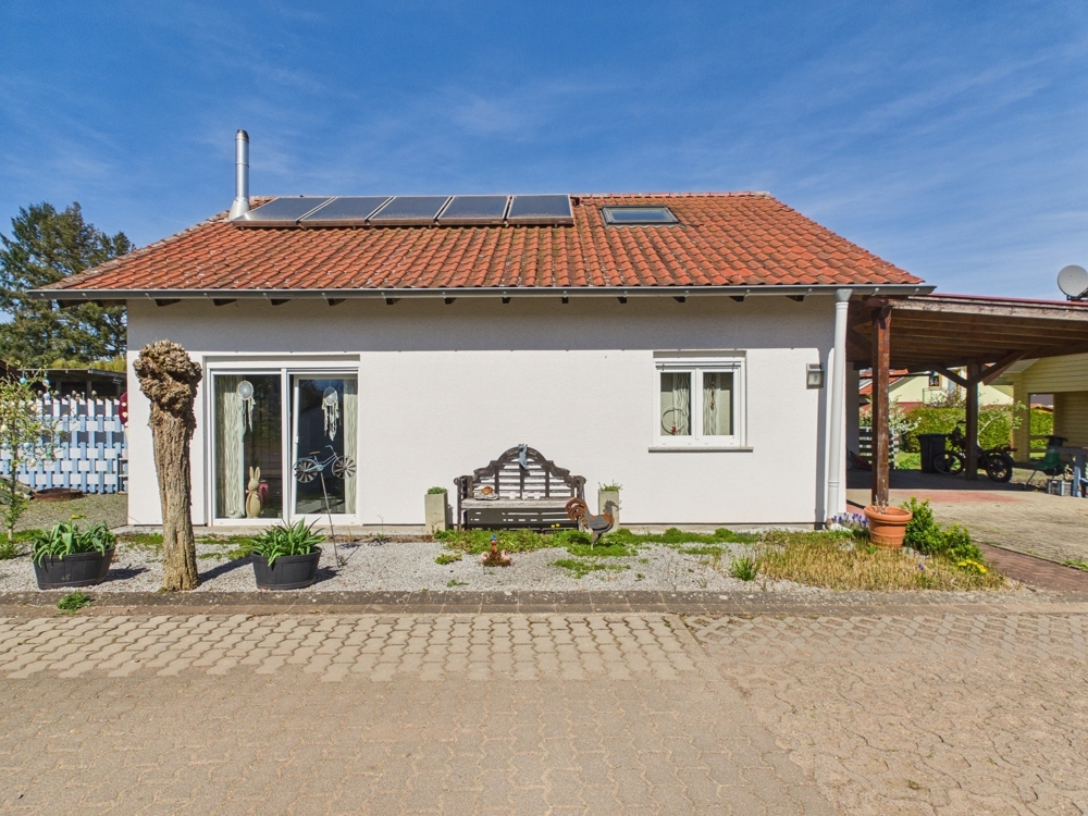 Naturnahes Wohnen (ca. 130 m²), auf dem Litermont mit eingezäuntem Garten, Carport und Stellplatz