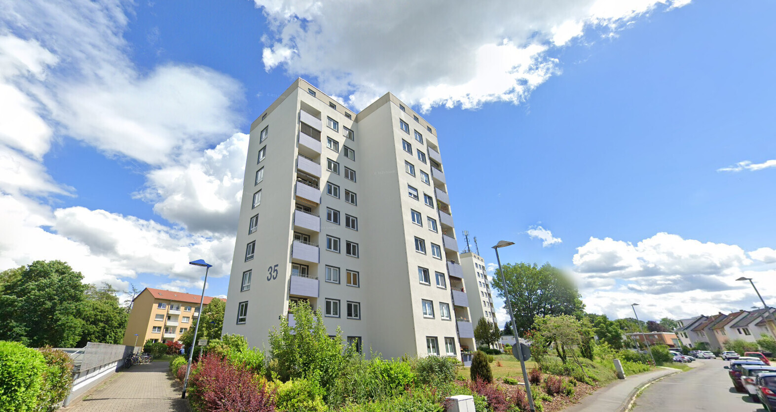 Geräumige 3-Zimmer-Wohnung mit Loggia und getrenntem Bad / WC