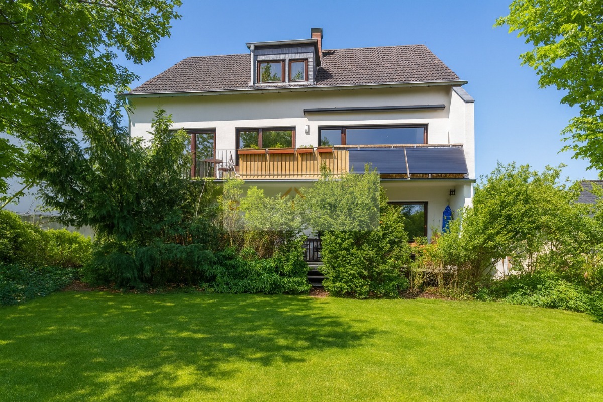 Ankommen & wohlfühlen: Helle Dachgeschosswohnung mit Charme in Sankt Augustin-Hangelar