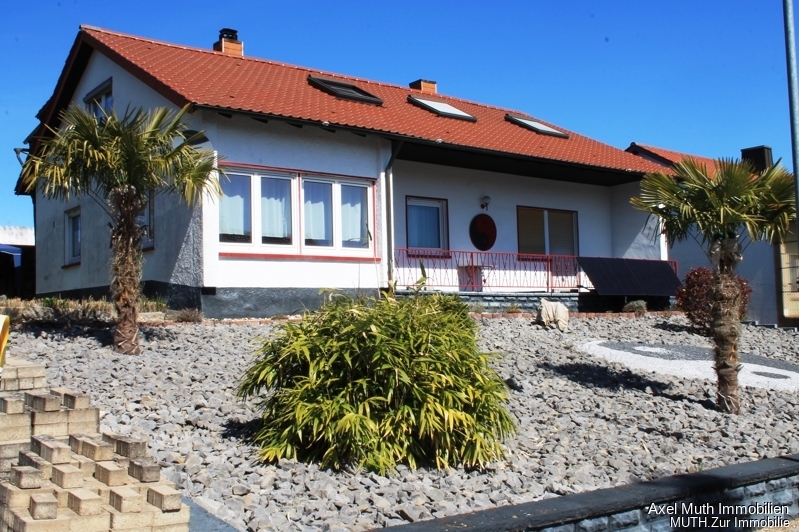 Ruhe , Platz, Natur - Zweifamilienhaus in ruhiger Sackgasse“.
