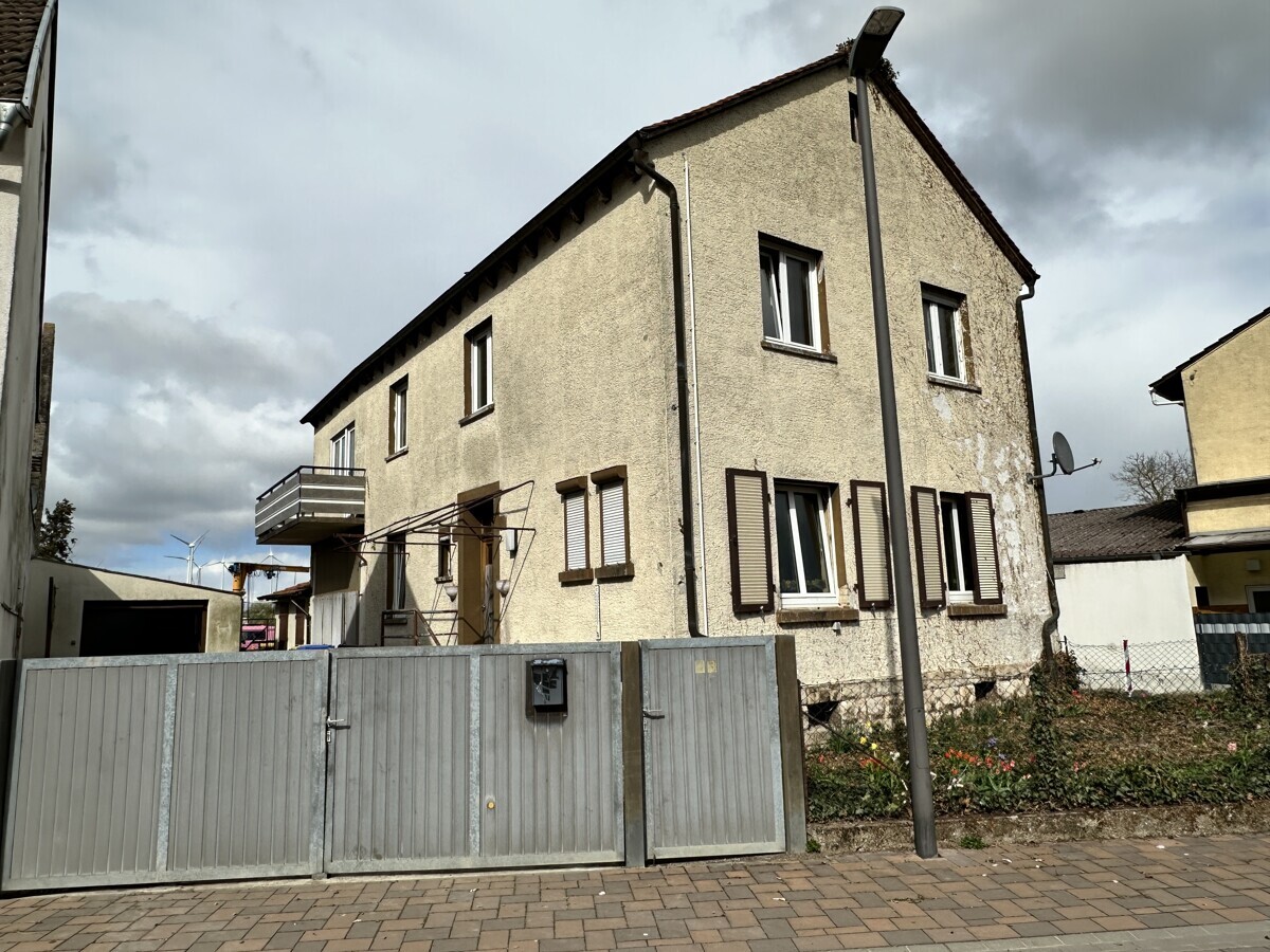 Einfamilienhaus renovierungsbedürftig - ideal für Handwerker