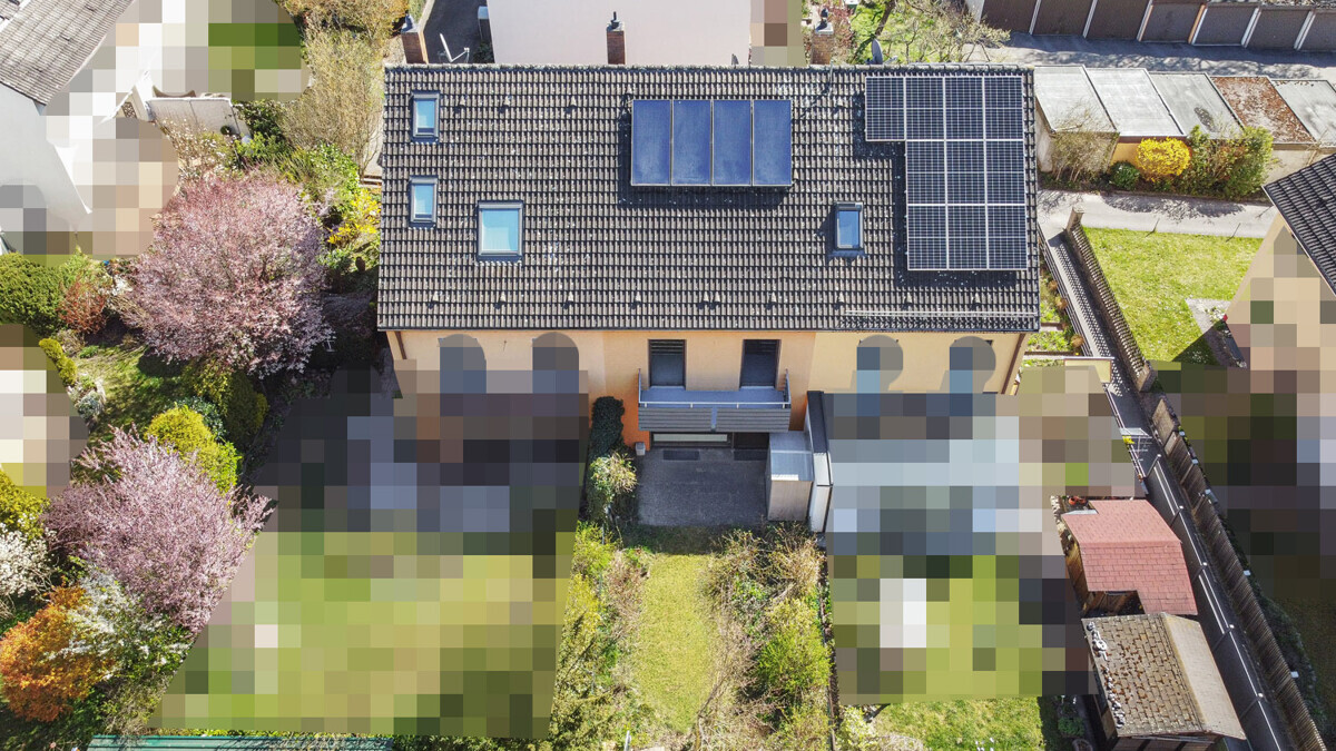 Schöne Lage! Charmantes Reihenhaus in Schwabach-Limbach mit Grundstück und Garage