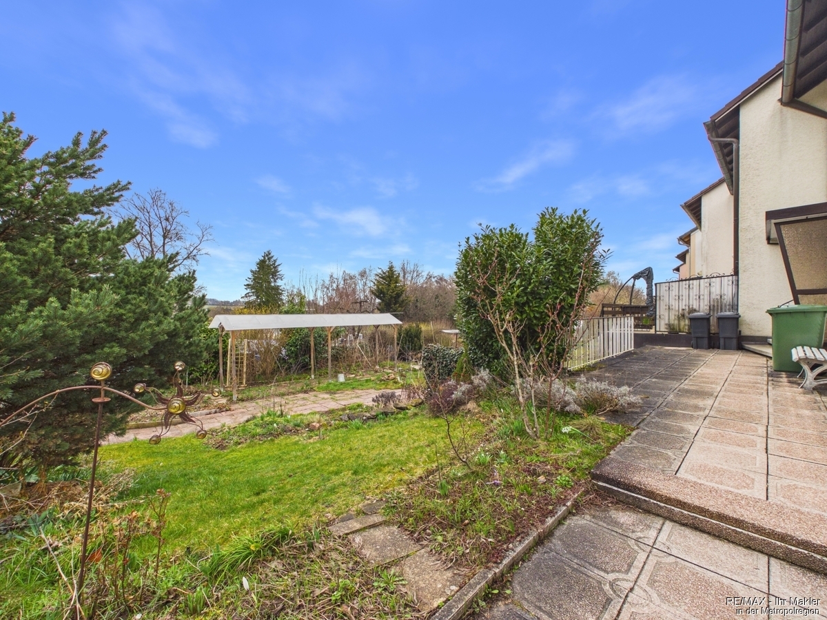 Gut aufgeteiltes 2 Familienhaus mit schönem Grundstück in ruhiger Lage