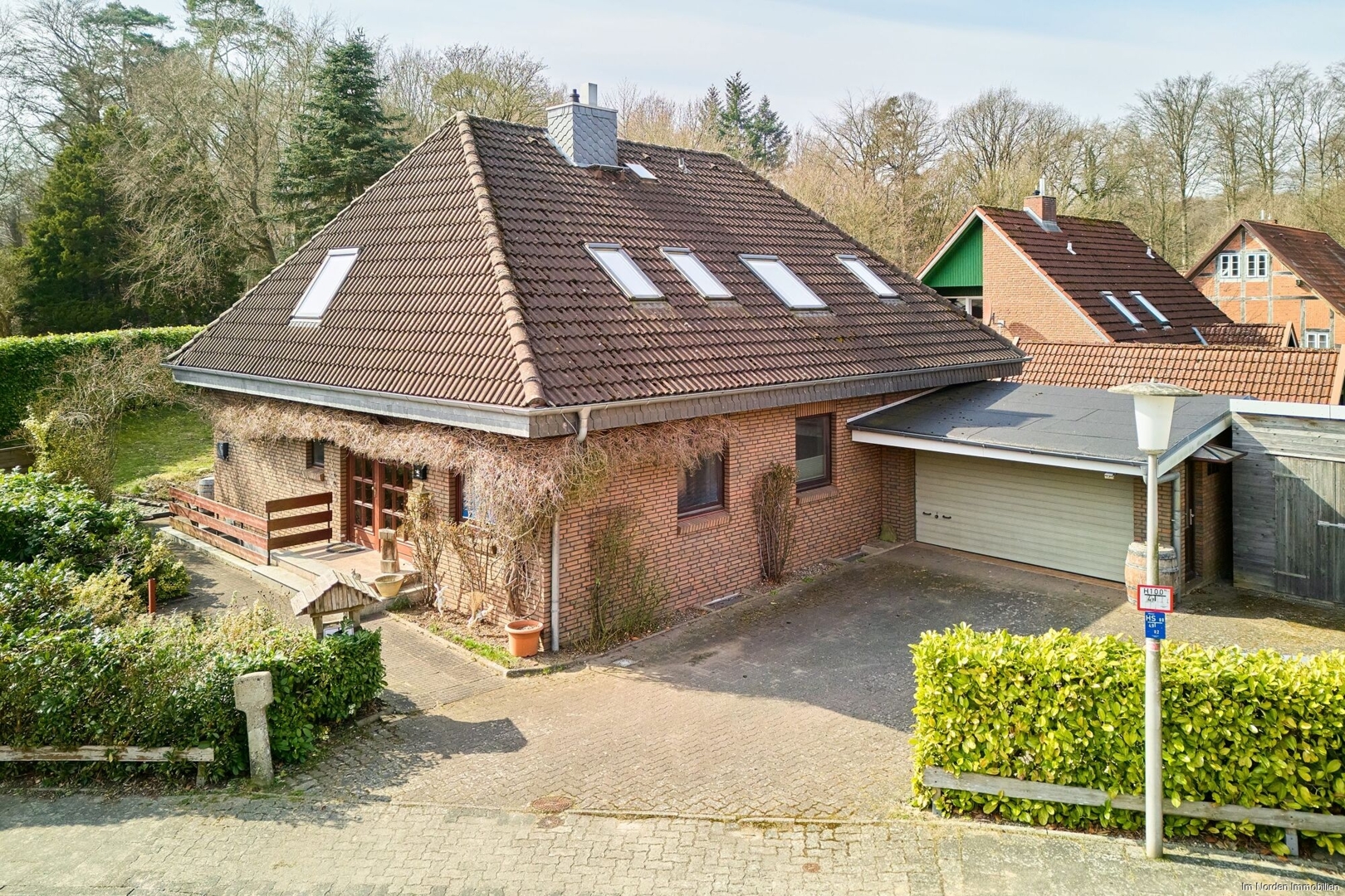 Großes Einfamilienhaus mit Einliegerwohnung und Vollkeller in Malente / Krummsee