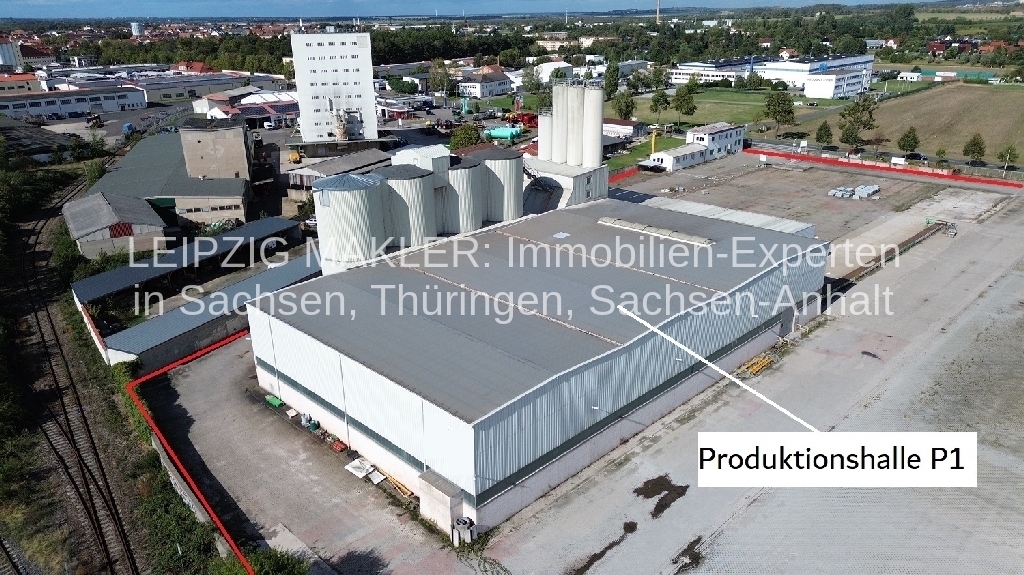 VERMIETUNG: Produktionshalle auf großem Gewerbegrundstück