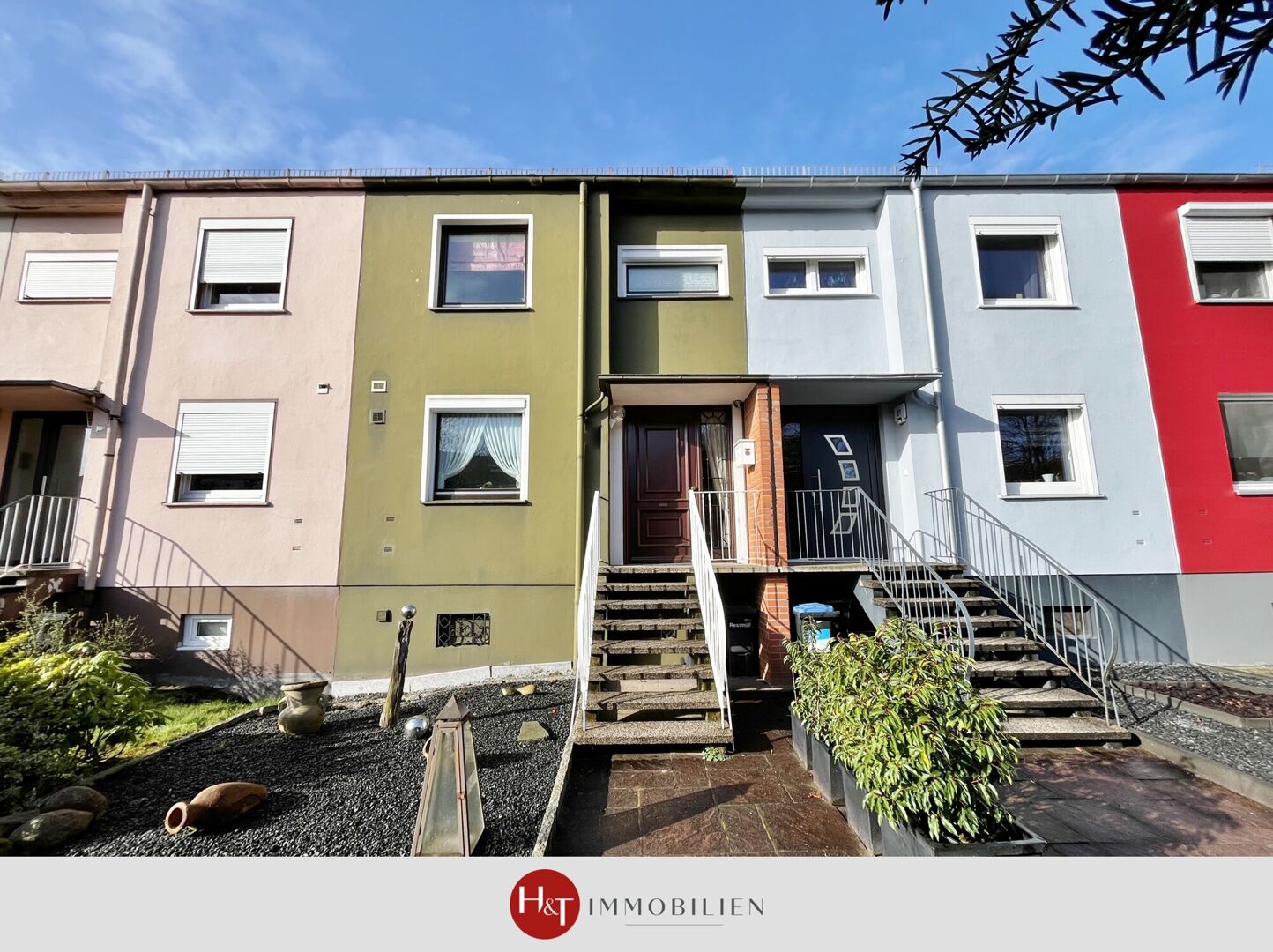 Aufgepasst! – Super gepflegtes Reihenhaus mit Fernwärme und zwei Garagen!