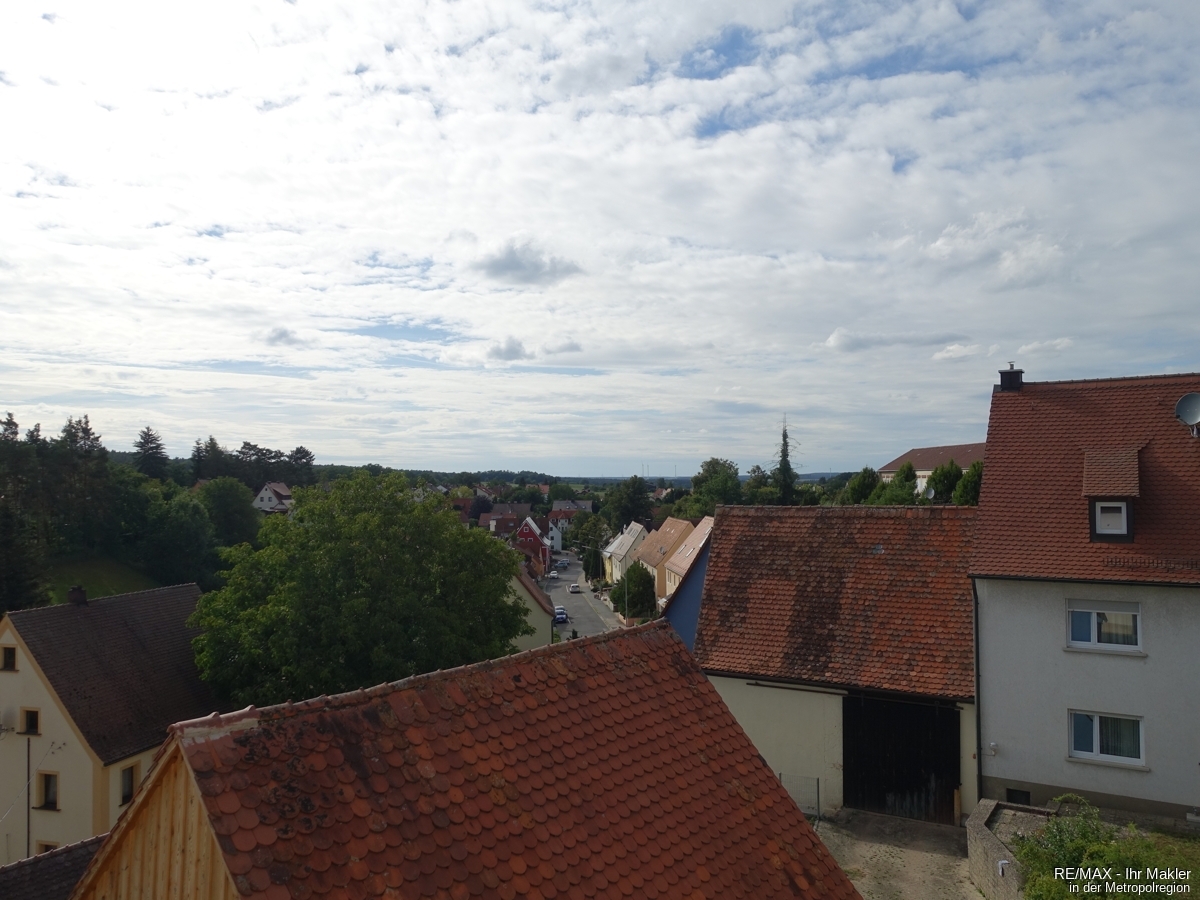 Über den Dächern Roßtals - Großzügige 4,5-Zimmer-Wohnung