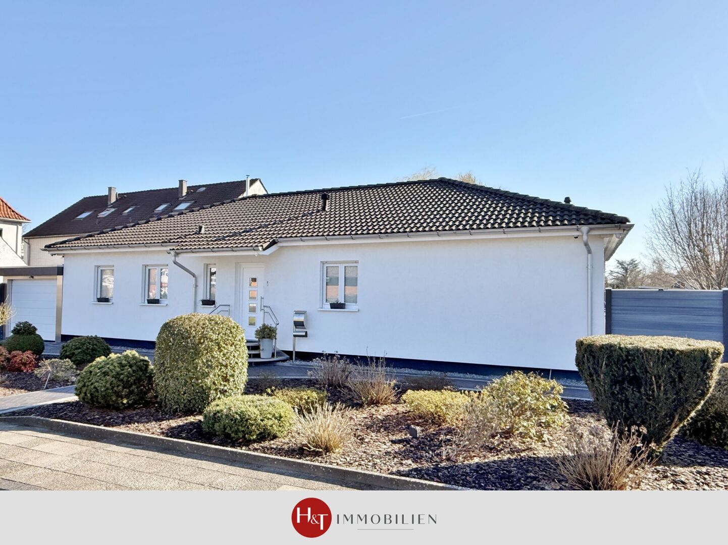 Geschmackvoller Bungalow mit Garage und moderner Technik!