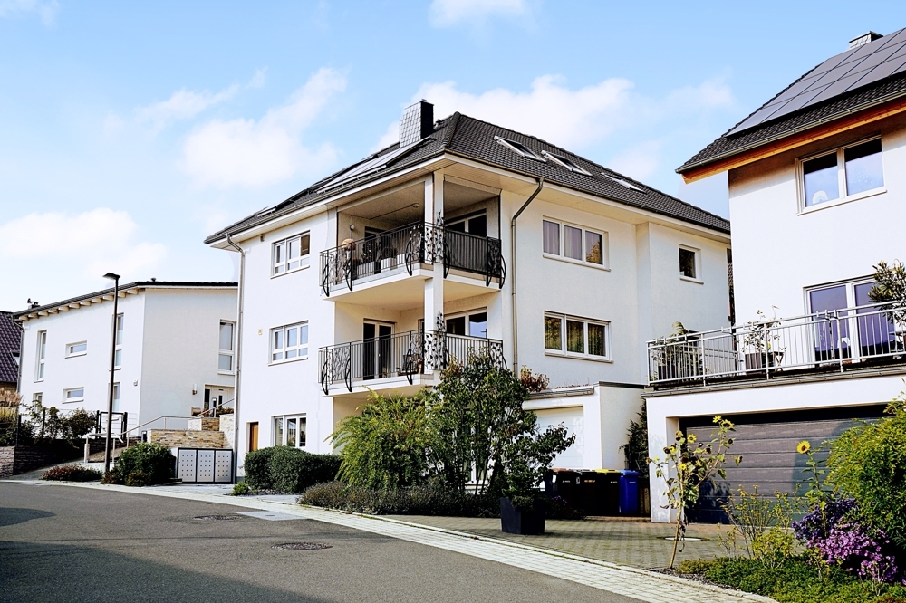 Vor den Toren von Düsseldorf: Modernes und großzügiges Zweifamilienhaus in Top-Lage von Heiligenhaus