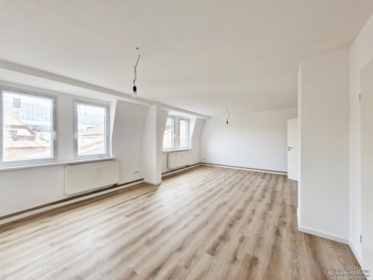 Erstbezug nach Sanierung - Große 1-Zimmer-Wohnung zentral gelegen