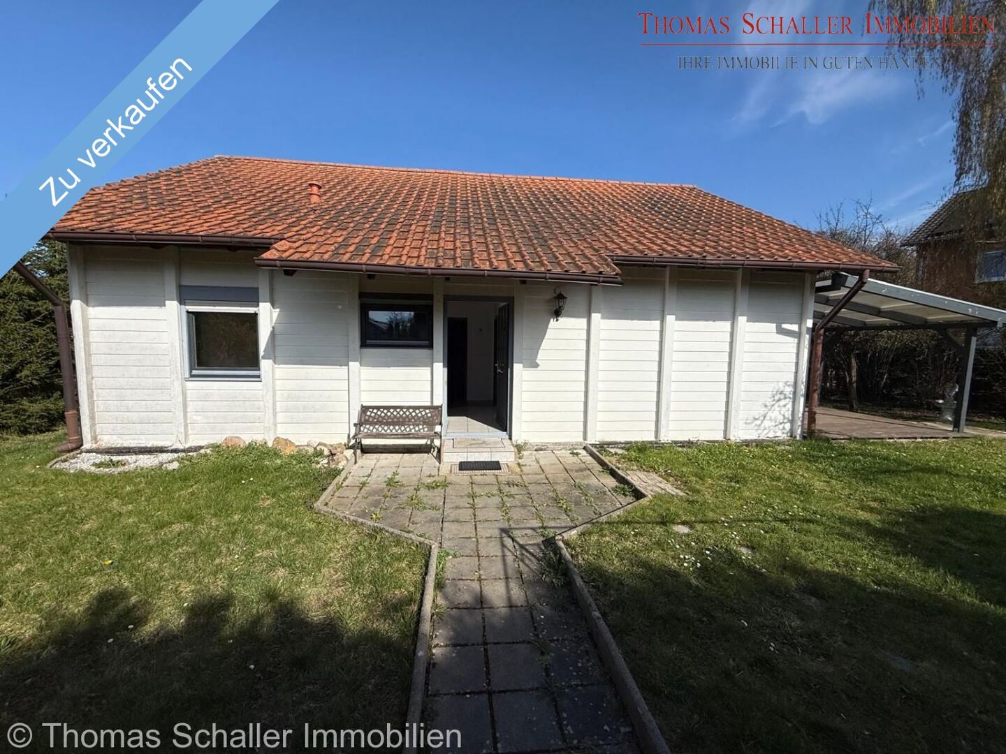 Einfamilienhaus mit Gewerbehalle auf großzügigem Grundstück