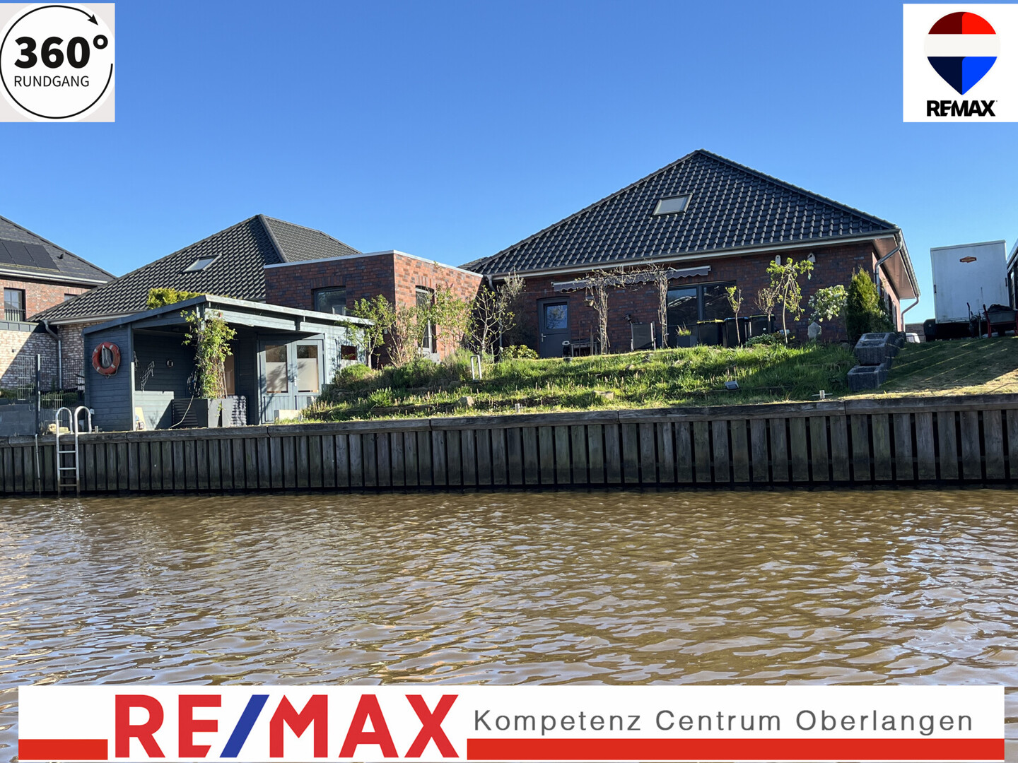 RESERVIERT!
Moderner  neuer  180m² Bungalow am Wasser mit eigenem Bootsanleger und Nähe zum Spieksee