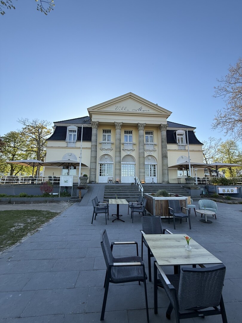 Exklusive Liegenschaft mit historischer Villa und Entwicklungspotenzial in erster Ostseelage